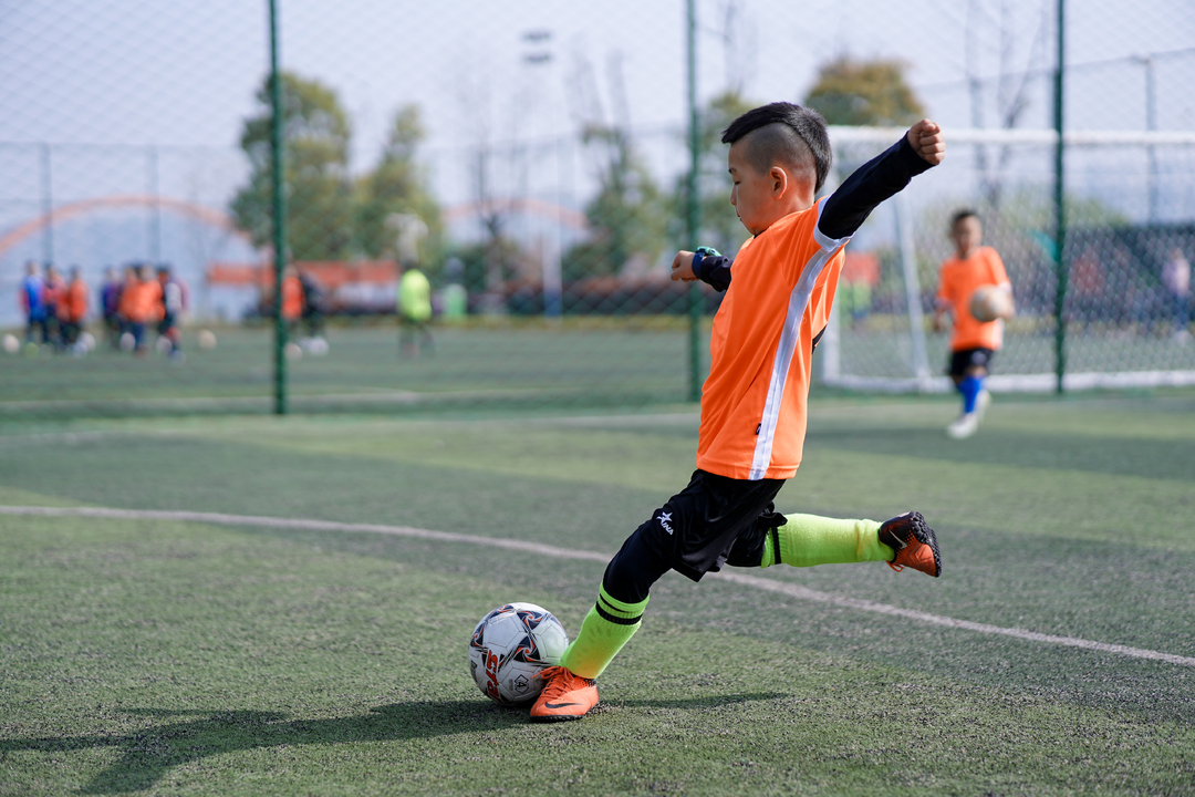 百余名足球小将激扬绿茵场 LINK WITH 2023城市青少年足球邀请赛举行